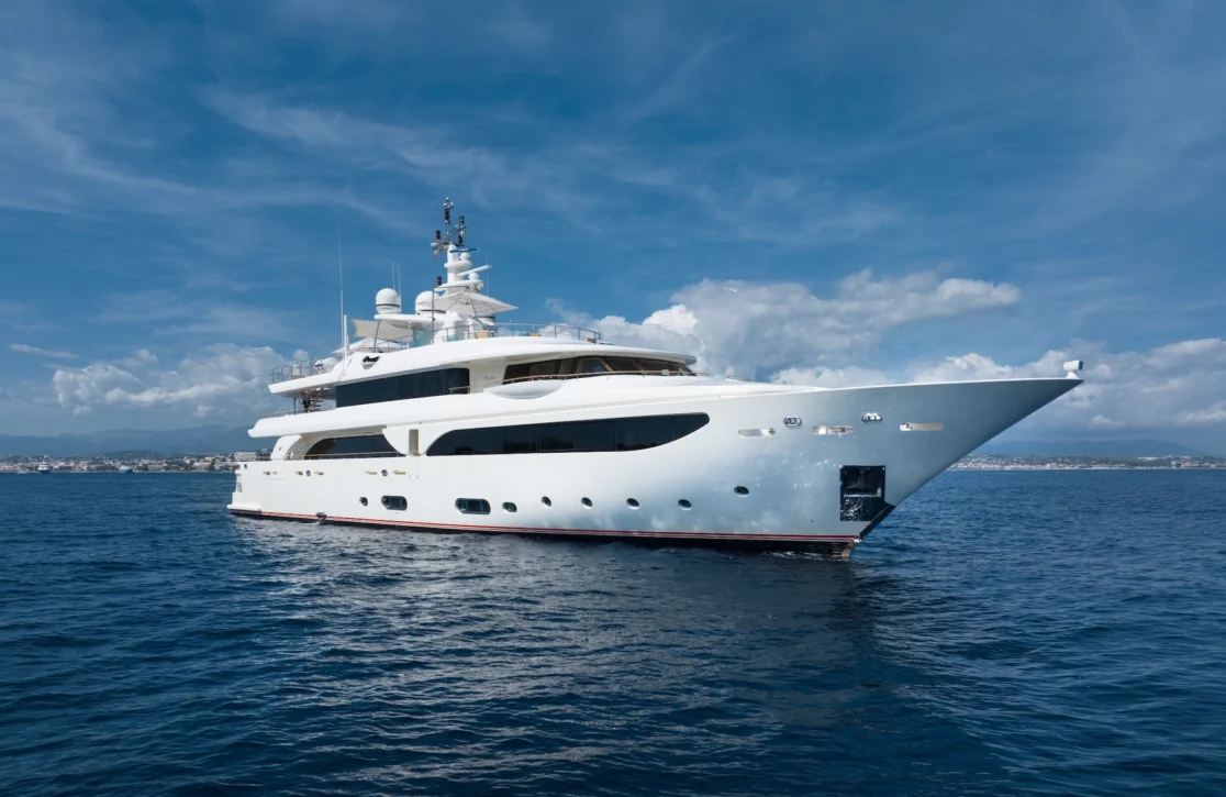 An image of O’lion yacht
