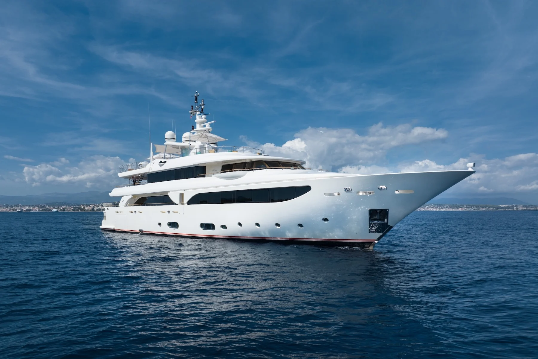 An image of O’lion yacht