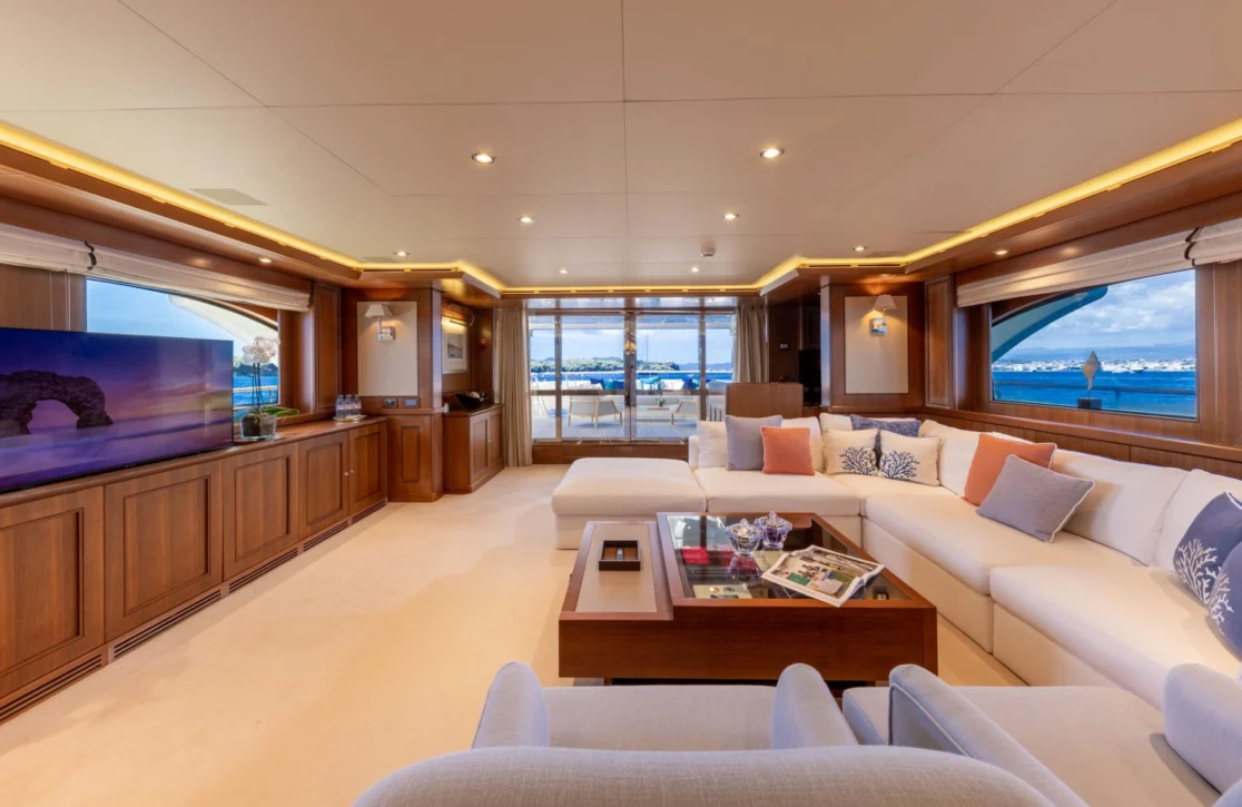 An image of O’lion yacht