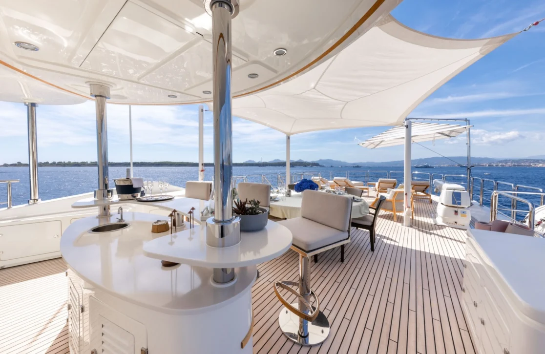 An image of O’lion yacht