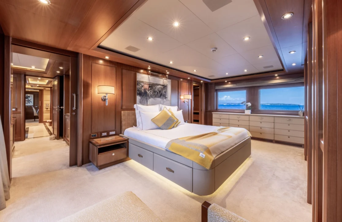 An image of O’lion yacht