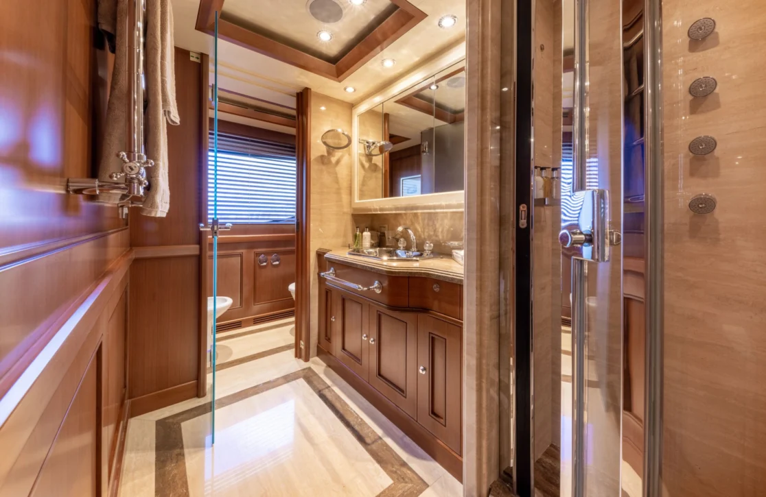 An image of O’lion yacht