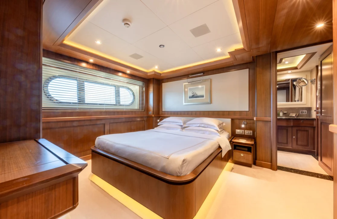 An image of O’lion yacht