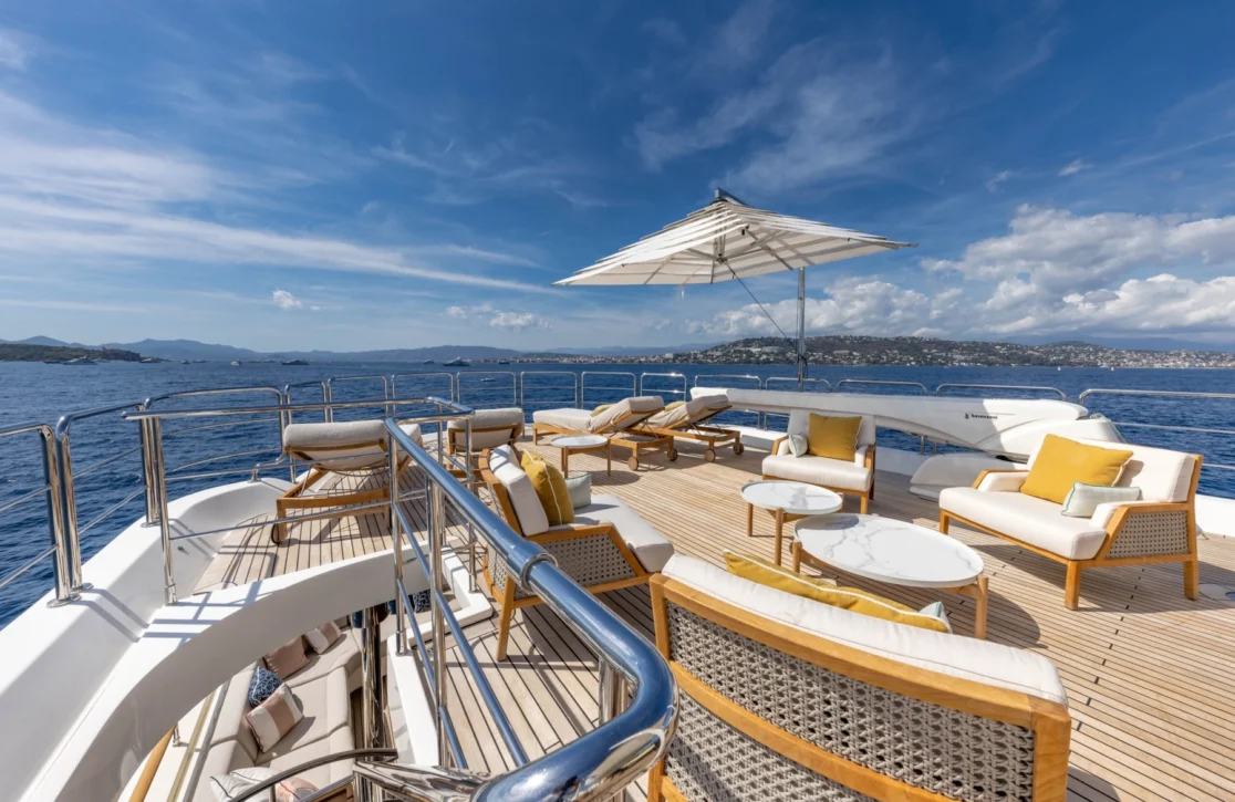 An image of O’lion yacht