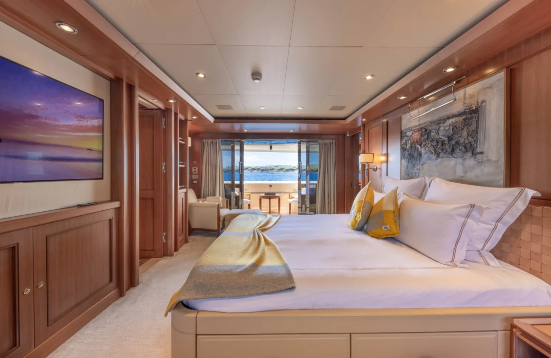An image of O’lion yacht