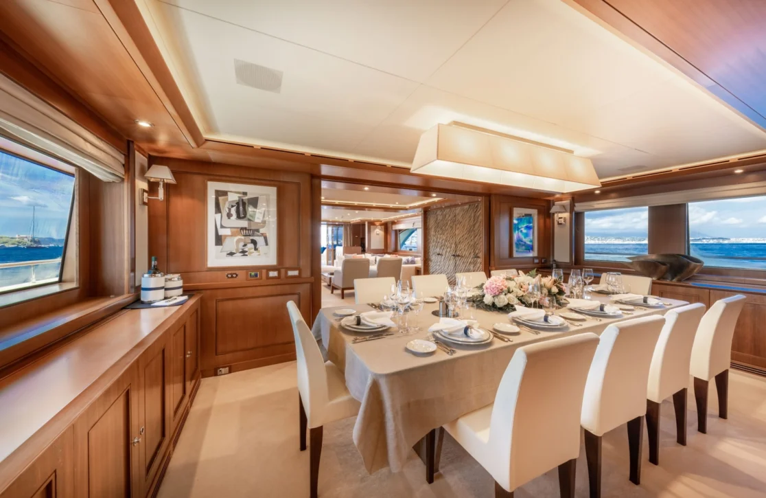 An image of O’lion yacht