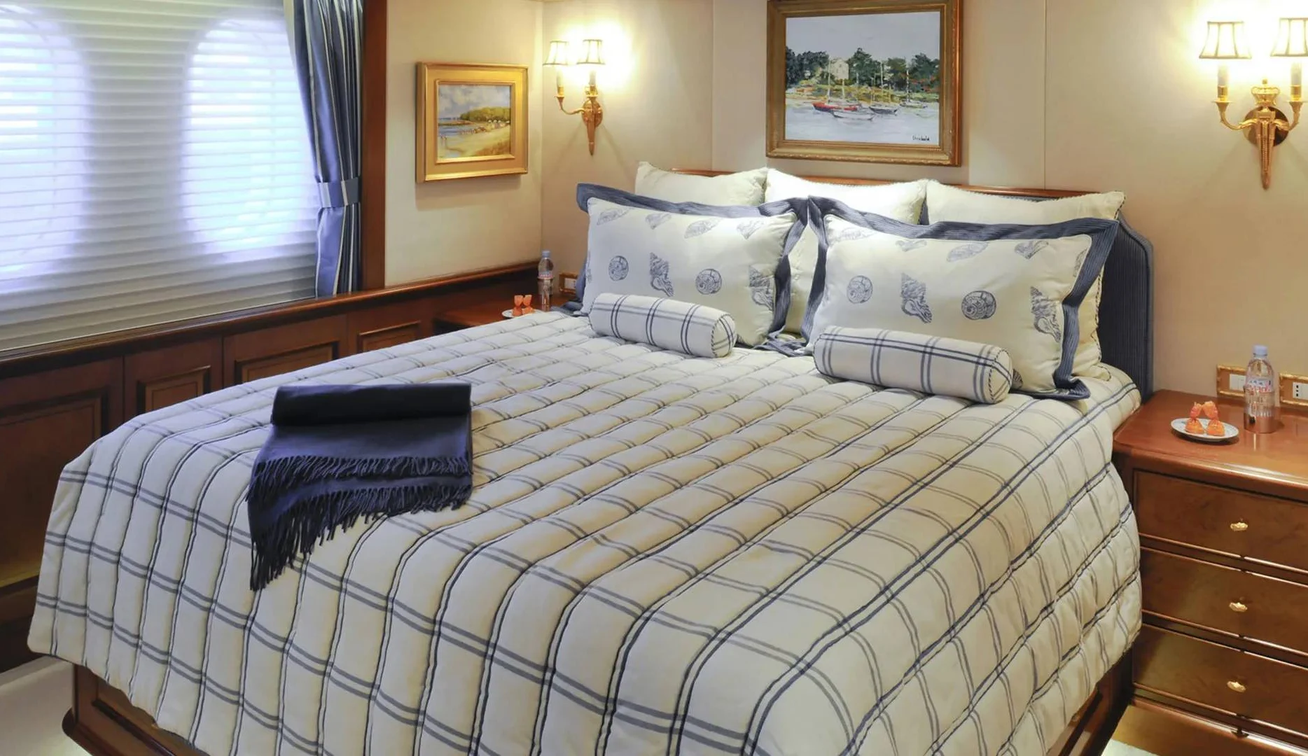 A preview of interior Bedroom cabin