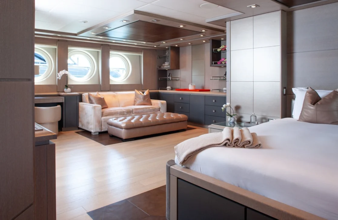 An image of Defiant yacht