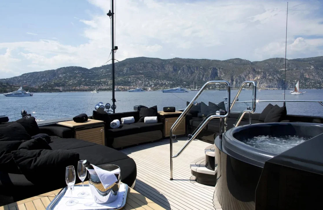 An image of Defiant yacht