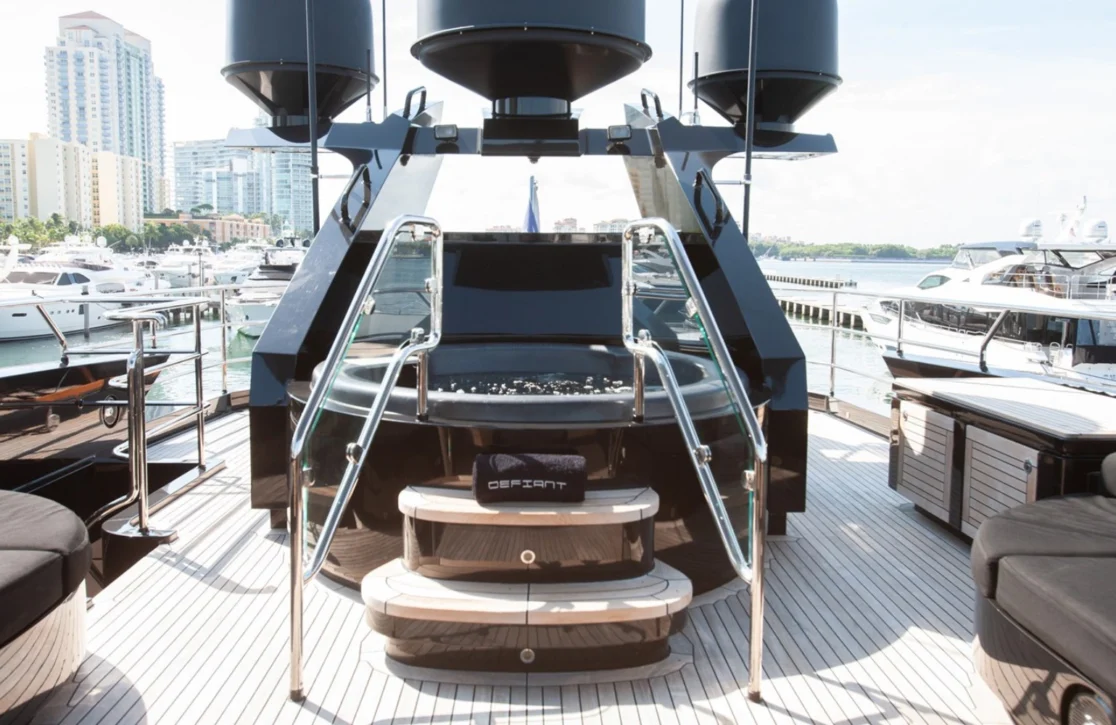 An image of Defiant yacht