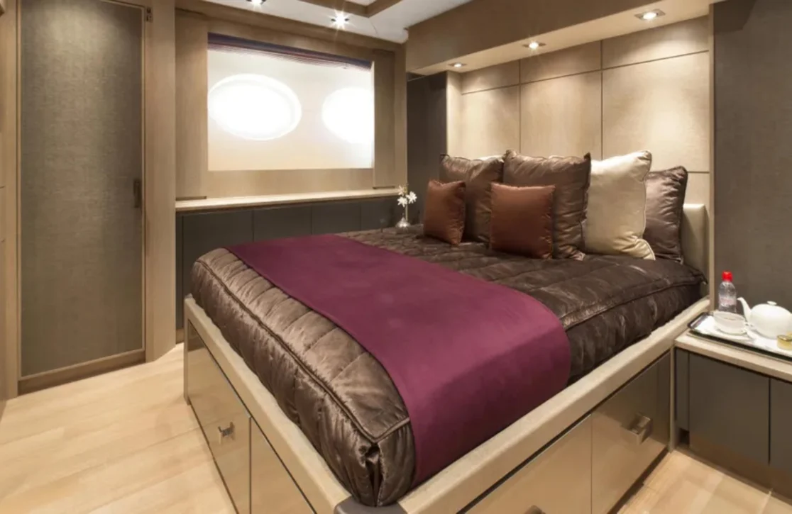 An image of Defiant yacht