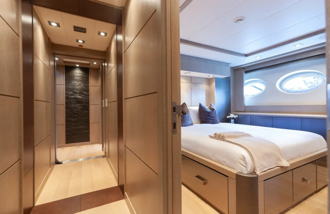 An image of Defiant yacht