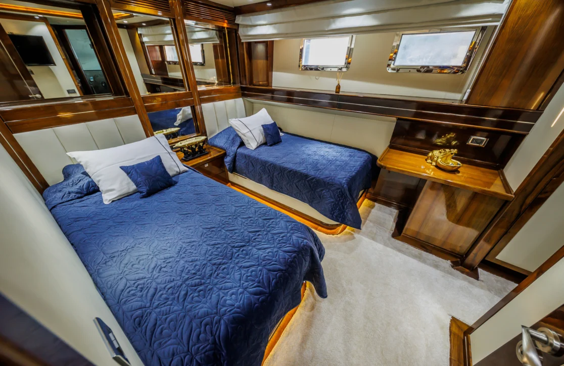 An image of Apna yacht