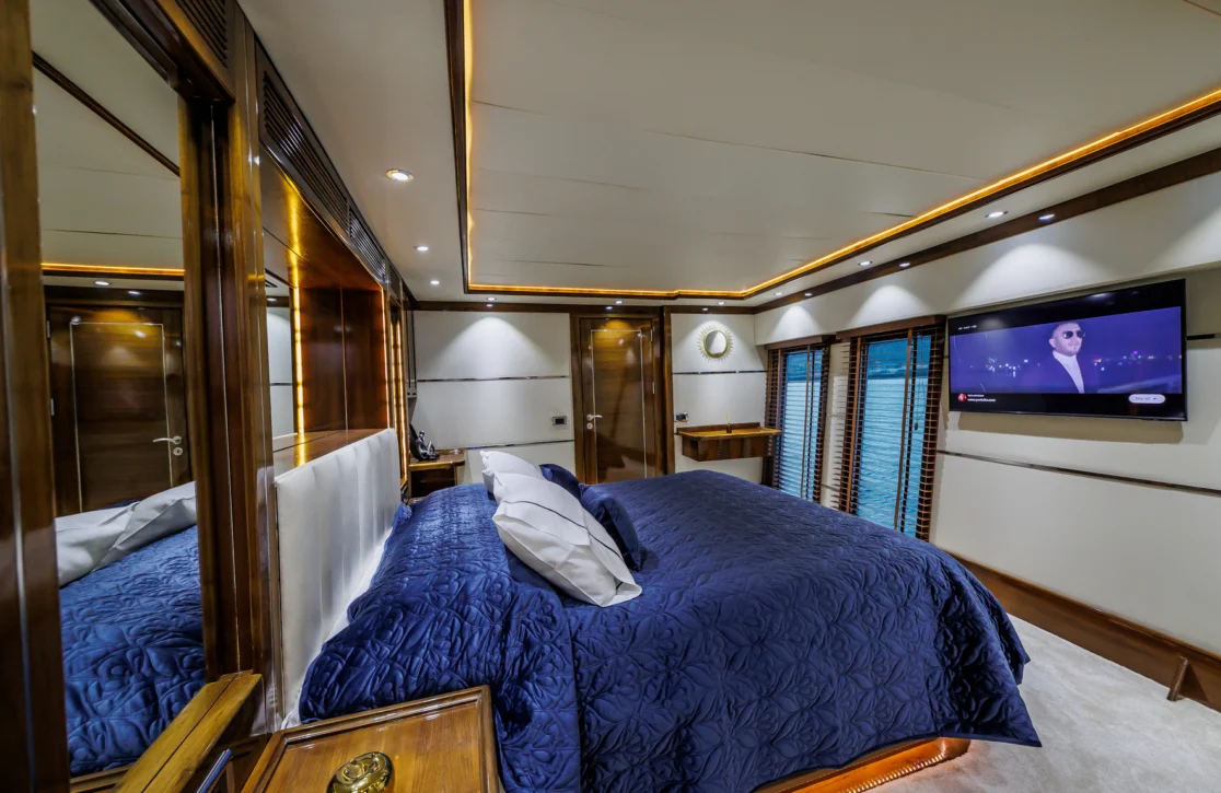 An image of Apna yacht