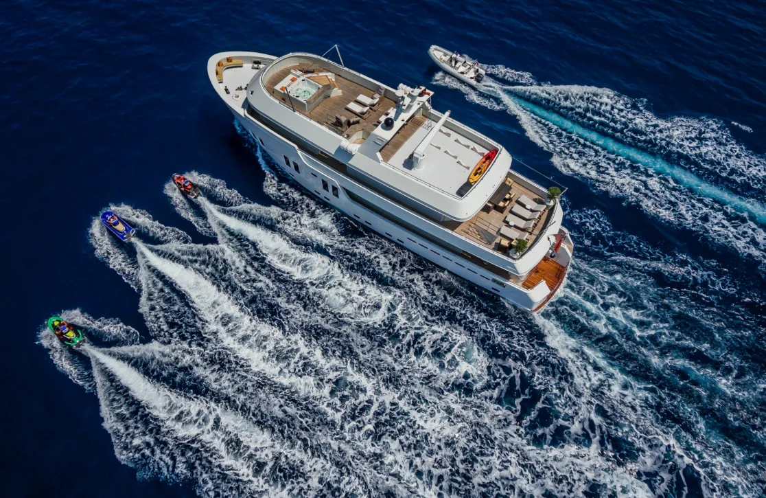 An image of Apna yacht