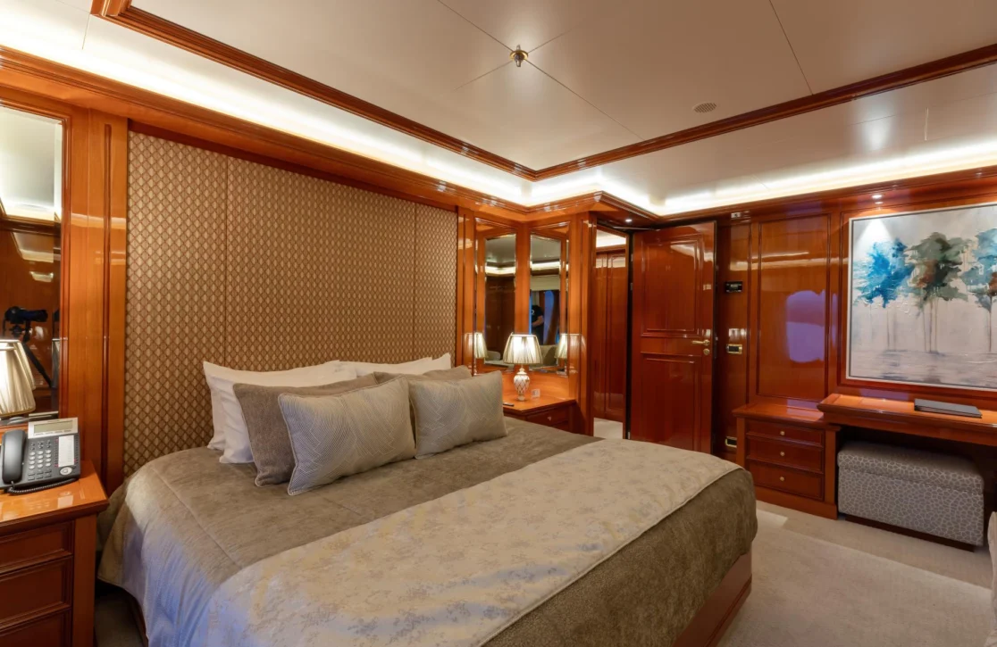 An image of Joia The Crown Jewel yacht