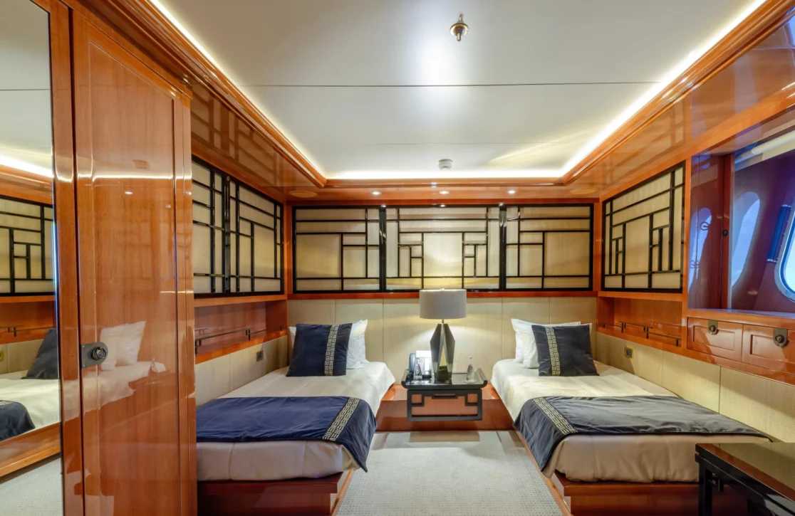 An image of Joia The Crown Jewel yacht