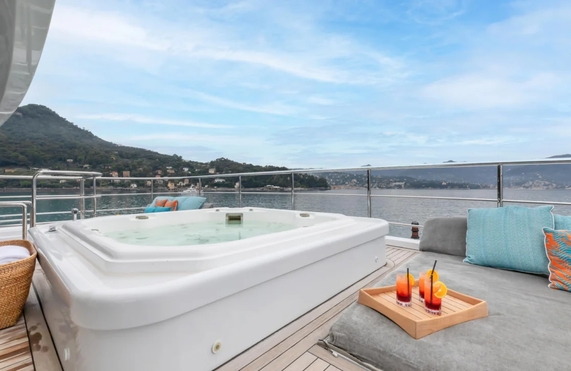An image of Joia The Crown Jewel yacht