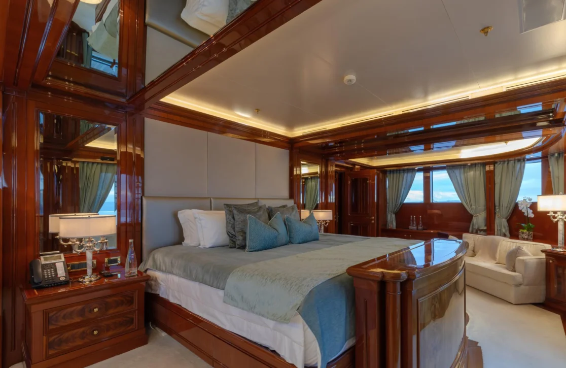 An image of Joia The Crown Jewel yacht