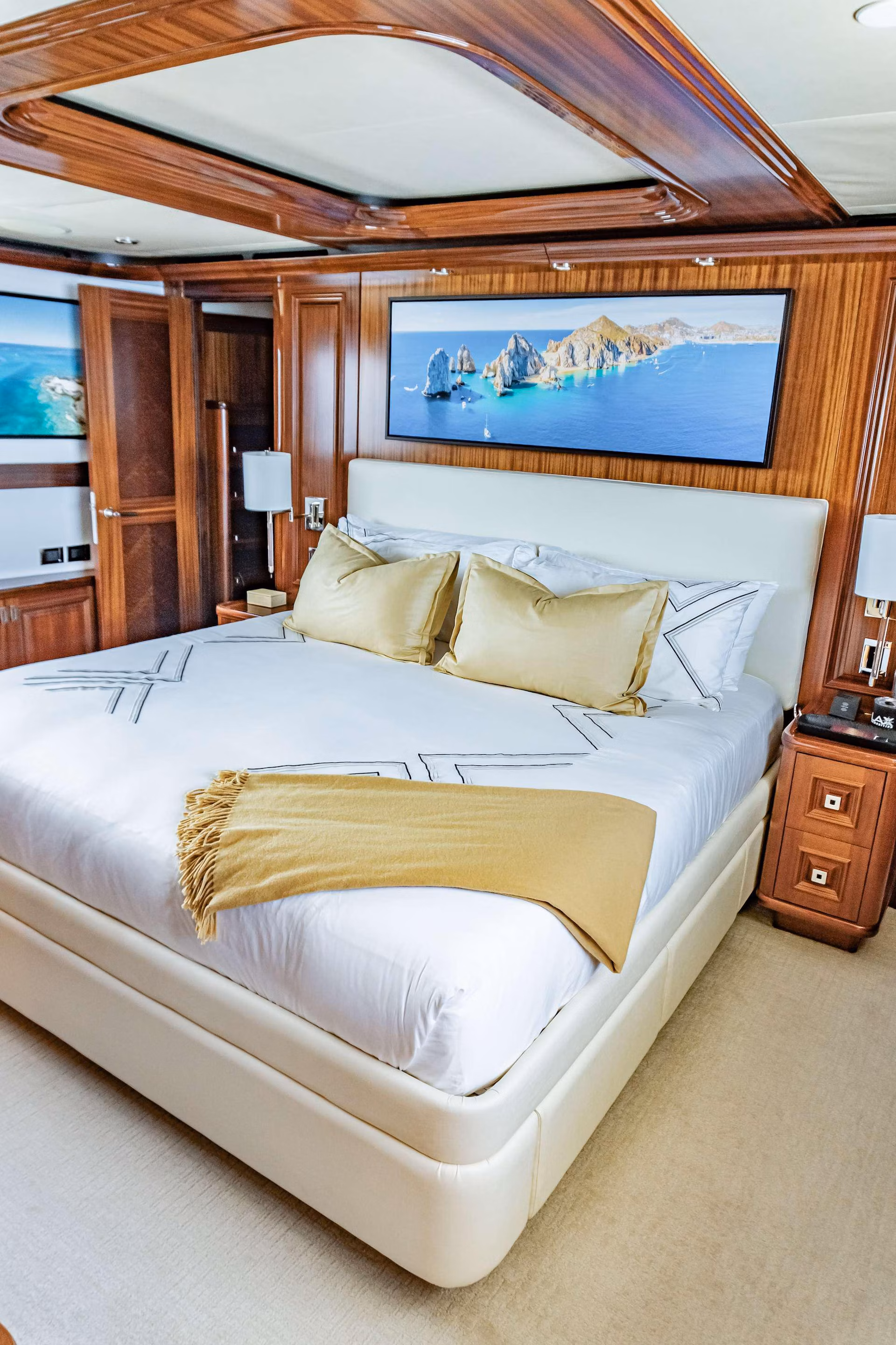 An image of Rule No.1 yacht