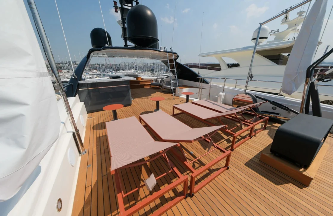 An image of Aero yacht