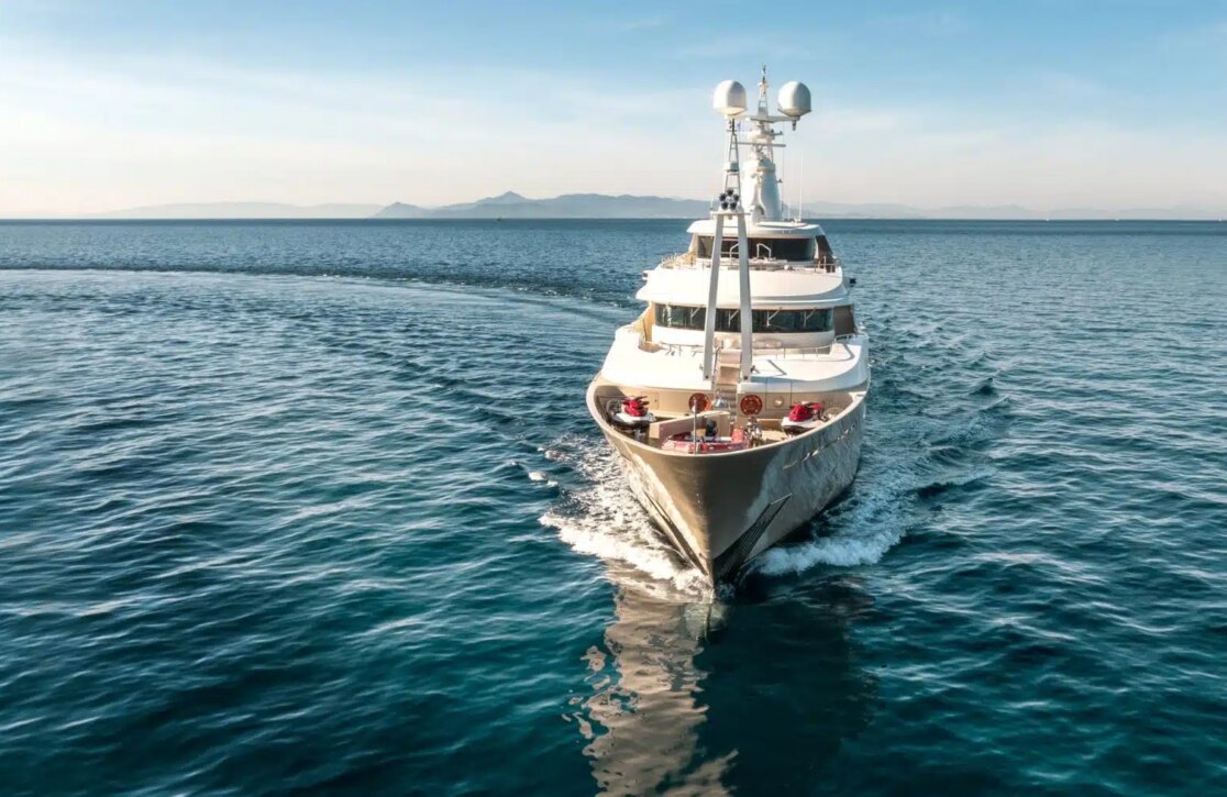 An image of Light Holic yacht