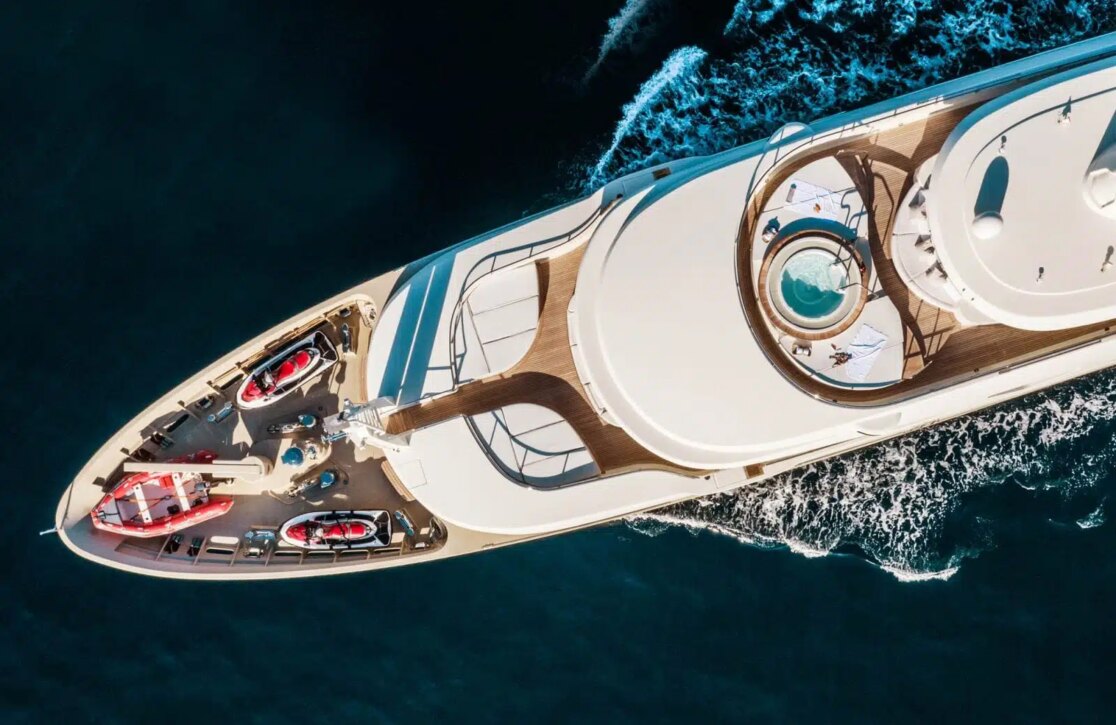An image of Light Holic yacht