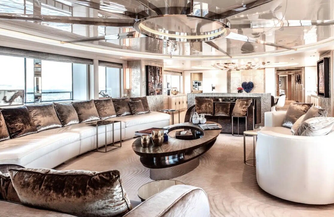 An image of Light Holic yacht