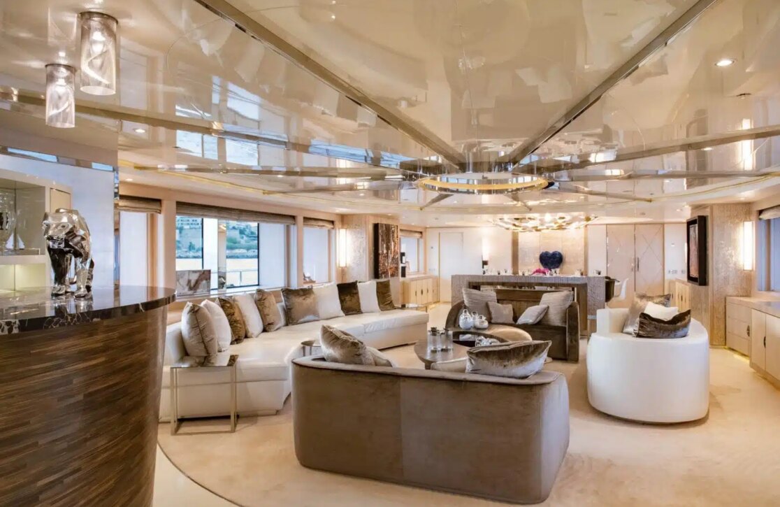 An image of Light Holic yacht