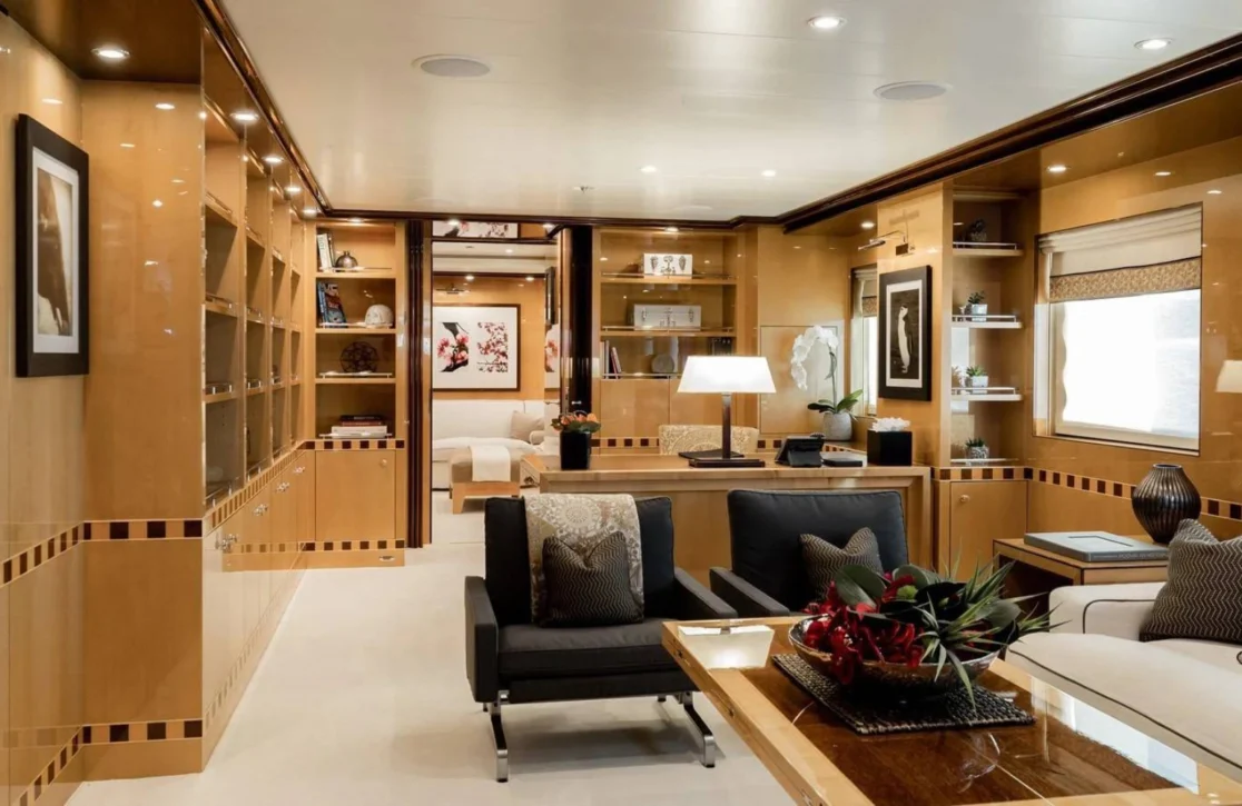 An image of Lind yacht