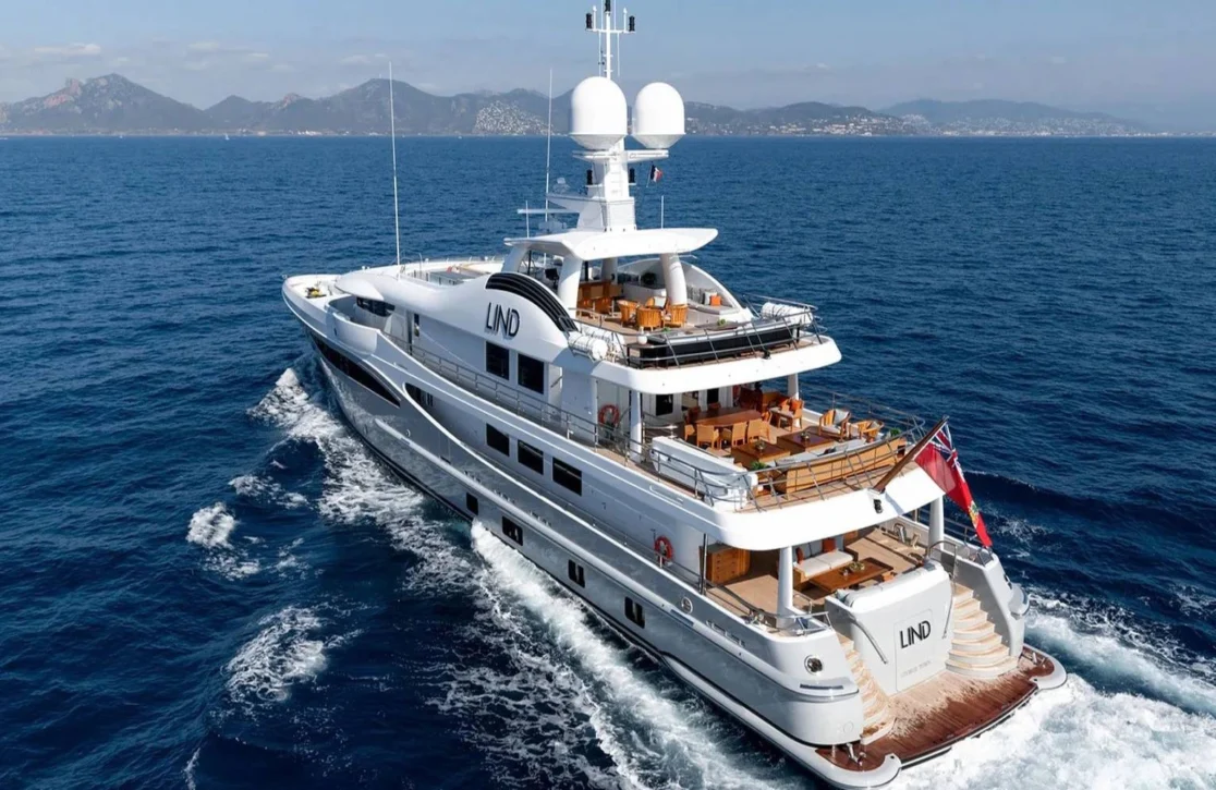 An image of Lind yacht