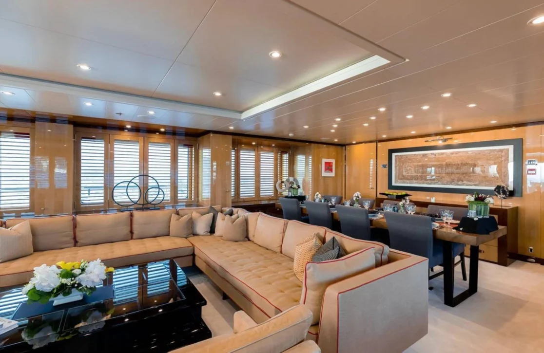An image of Lind yacht