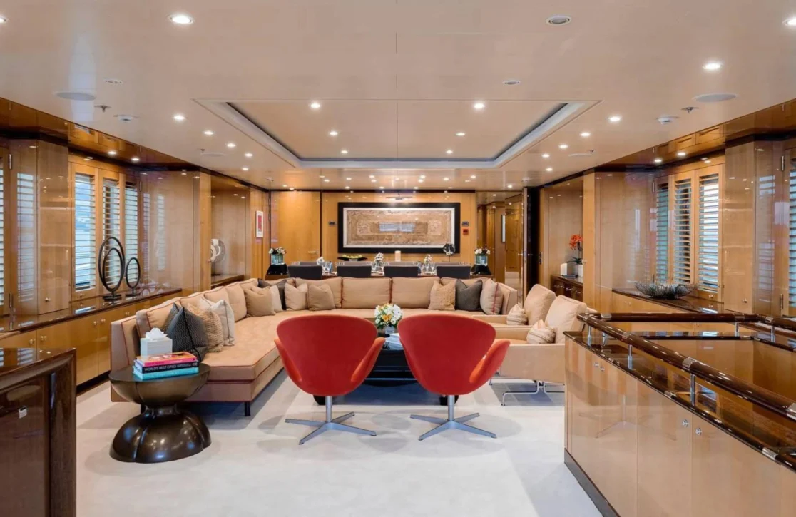 An image of Lind yacht