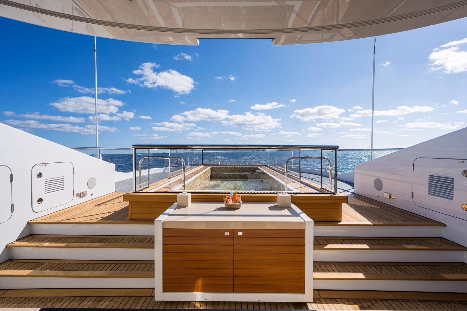 An image of Quantum Of Solace yacht