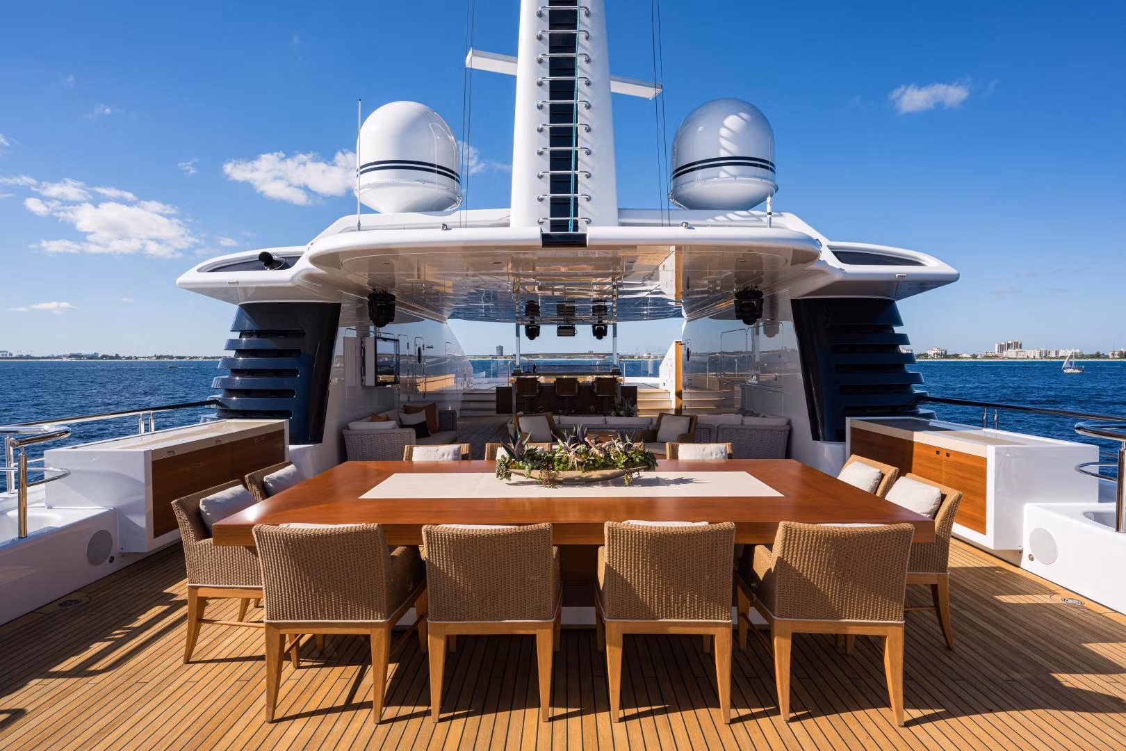 An image of Quantum Of Solace yacht