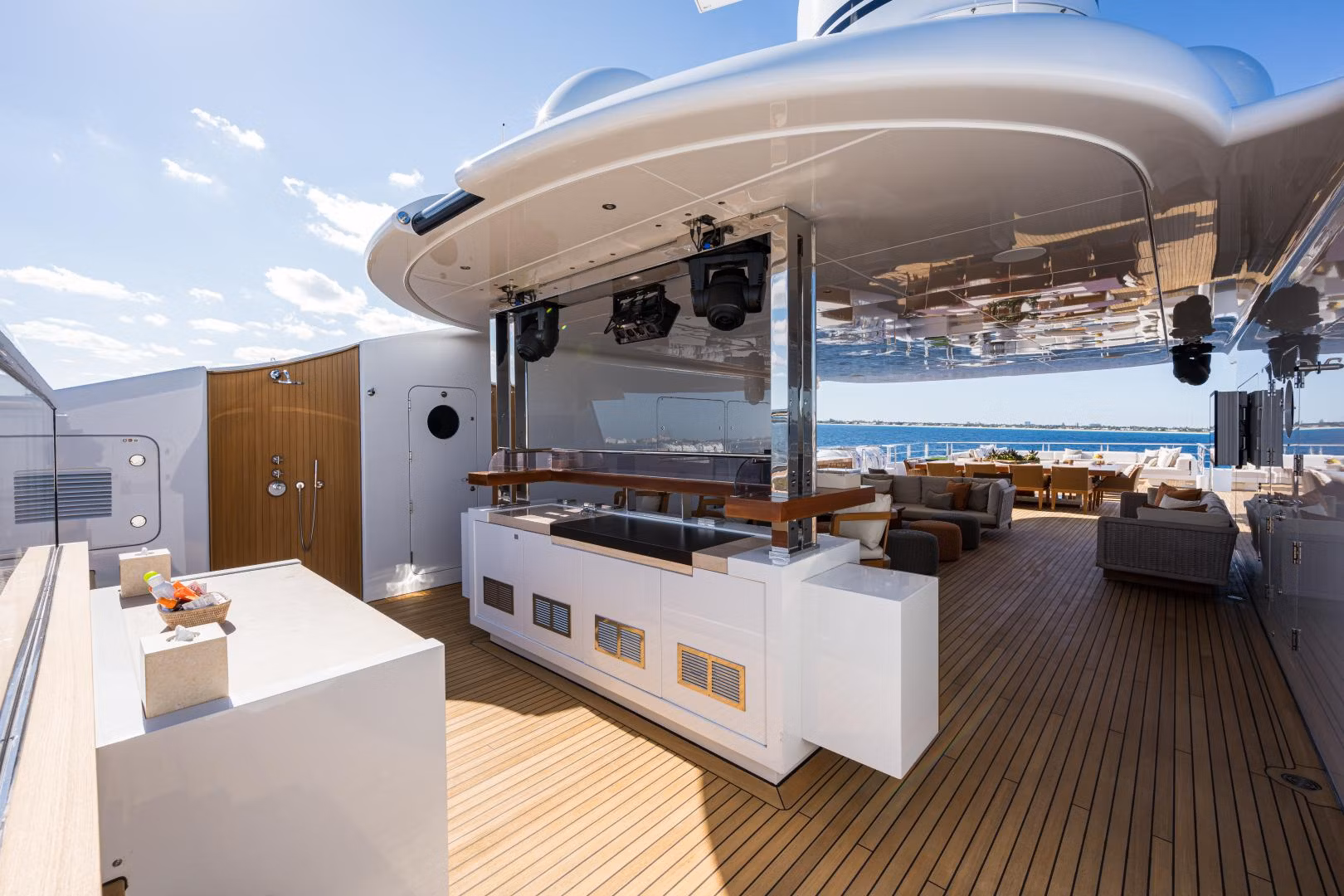 An image of Quantum Of Solace yacht