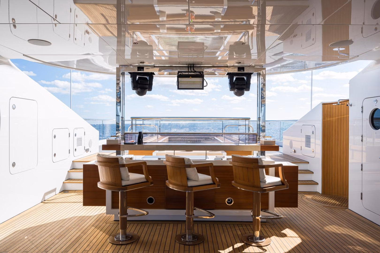 An image of Quantum Of Solace yacht