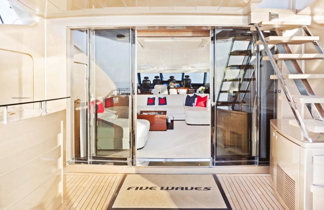 An image of Five Waves yacht