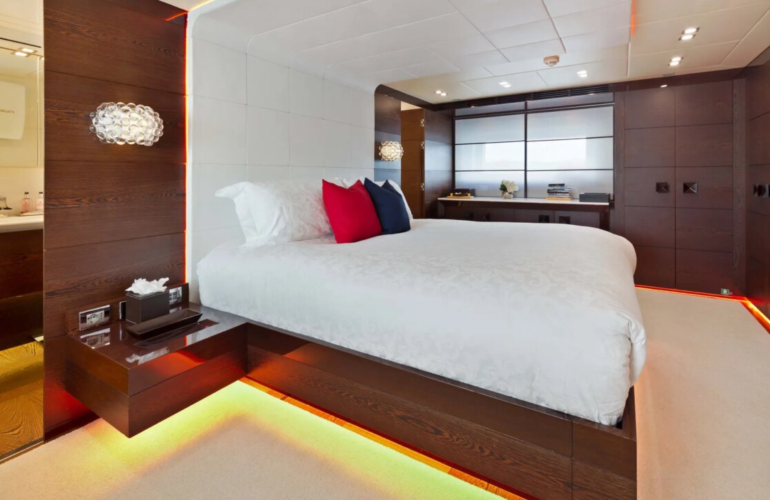 An image of Five Waves yacht