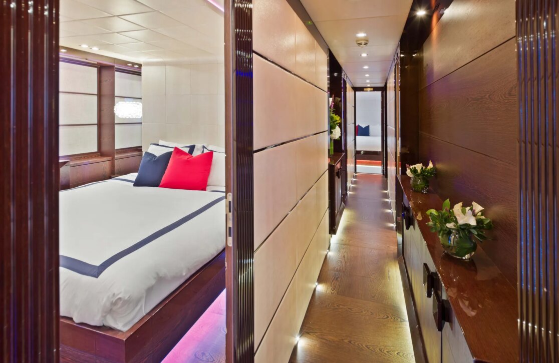 An image of Five Waves yacht