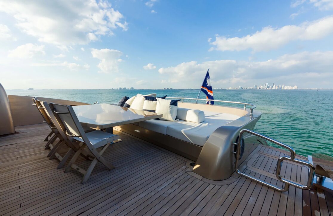 An image of Five Waves yacht