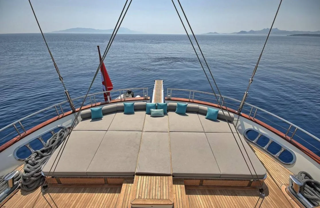 An image of Meira yacht