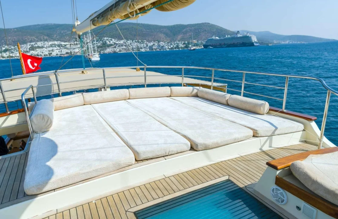 An image of Meira yacht