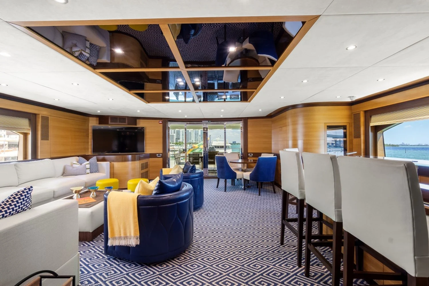 A preview of interior Bar or dance club