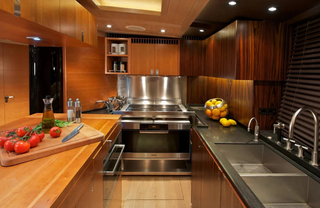 An image of Sharlou yacht