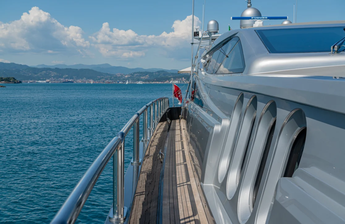 An image of Manu V yacht