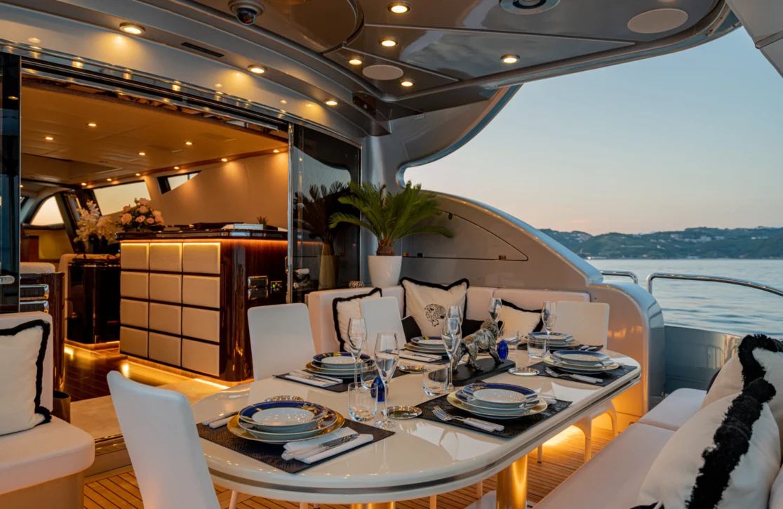 An image of Manu V yacht