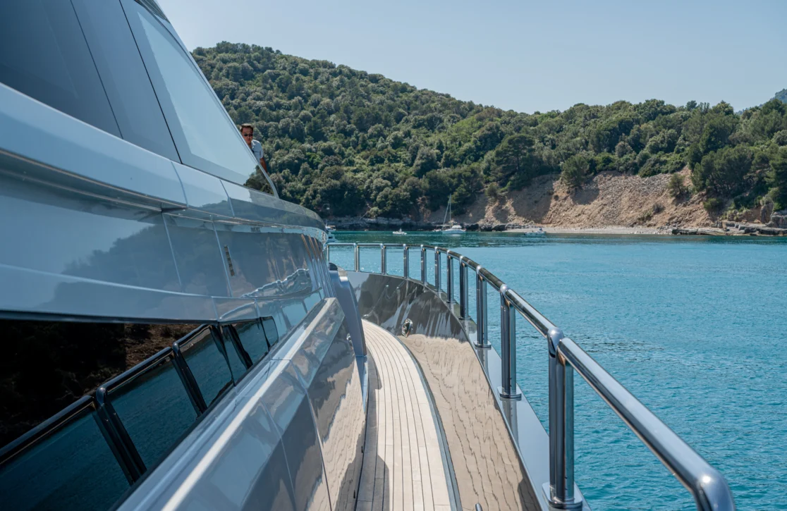 An image of Manu V yacht