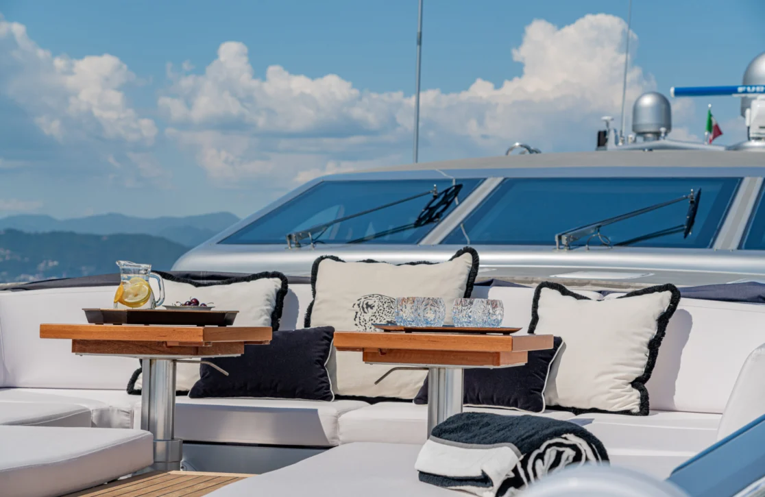 An image of Manu V yacht