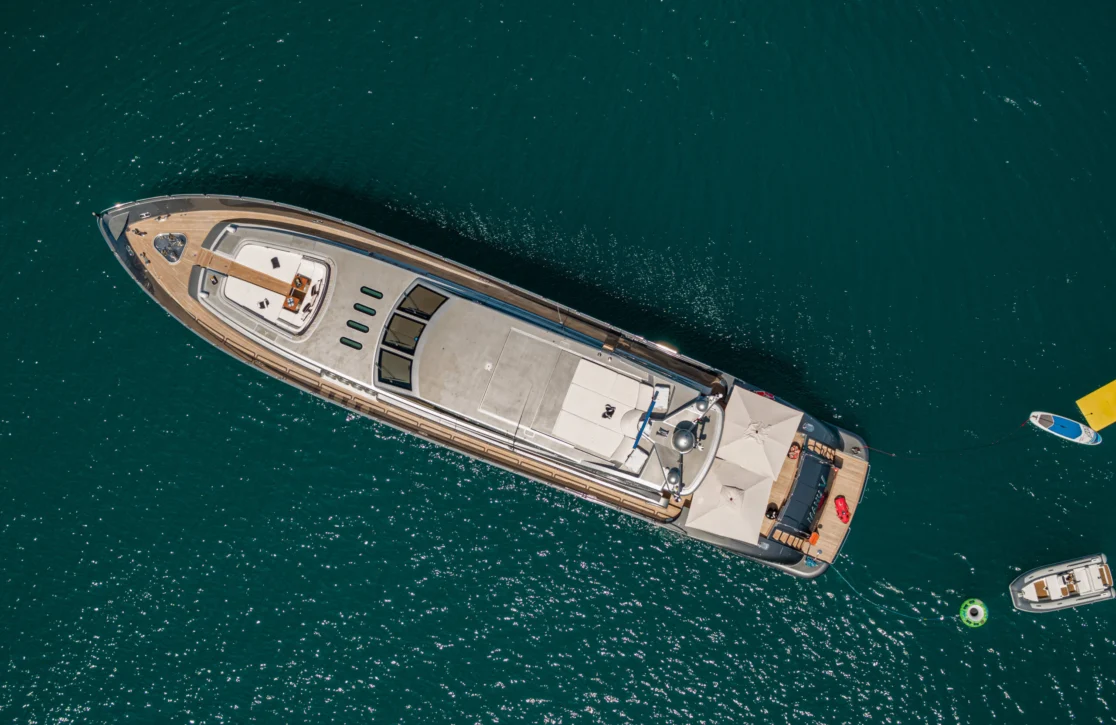 An image of Manu V yacht